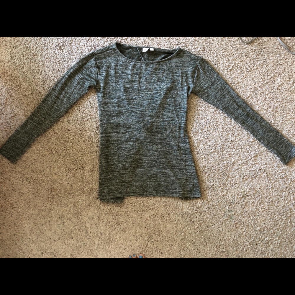 Gap open back shirt